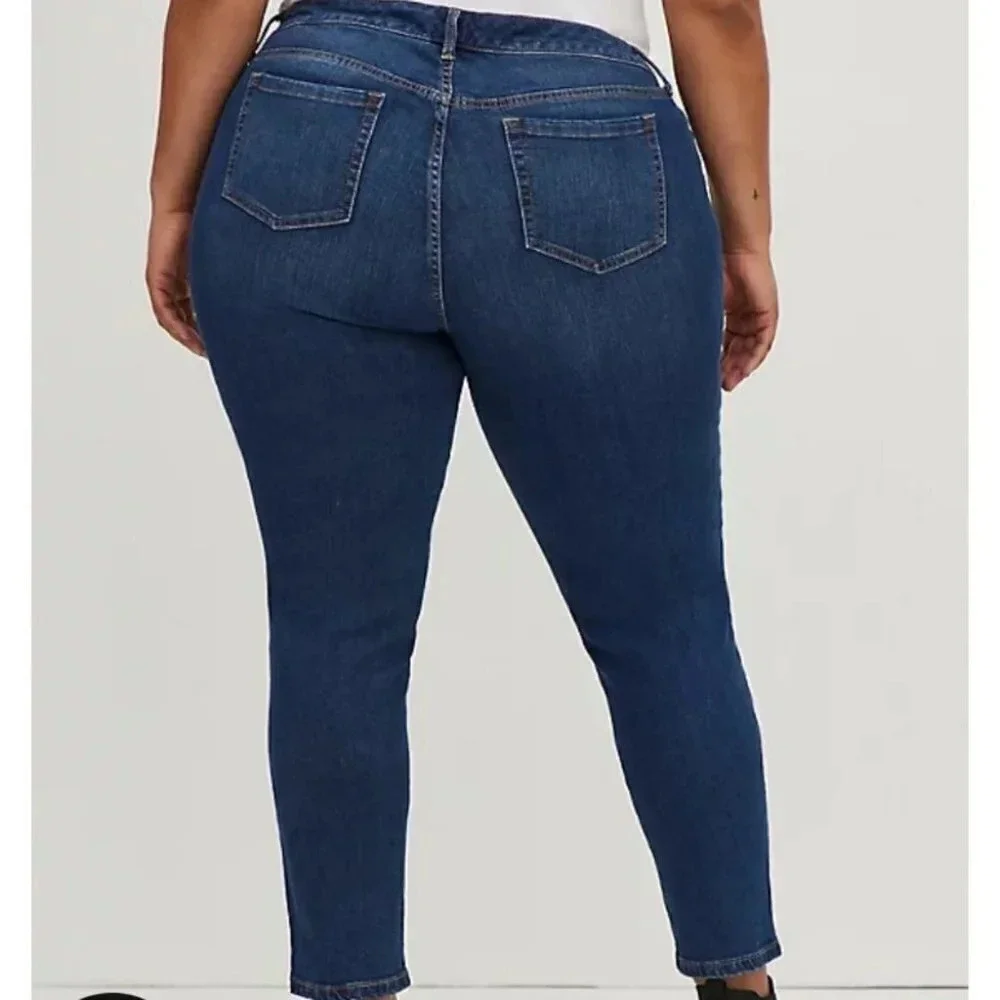 Torrid BOYFRIEND STRAIGHT VINTAGE STRETCH MID-RISE JEAN 24R